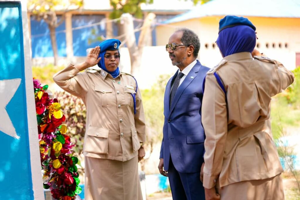 Video:-Madaxweynaha Fadaraalka oo ka qaybgalay Xuska Maalinka Booliska Somaliyed