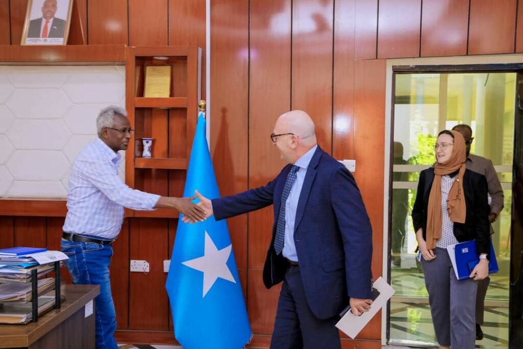Wasiirka Arimaha gudaha Puntland oo qaabilay Madaxa UNDP Ee Somaliya