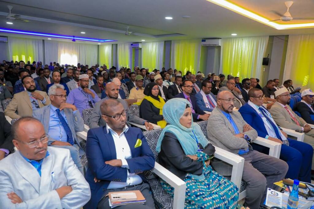 Shirweynaha Kaabayaasha Dhaqaalaha iyo Maalgashiga oo Garowe ka furmay