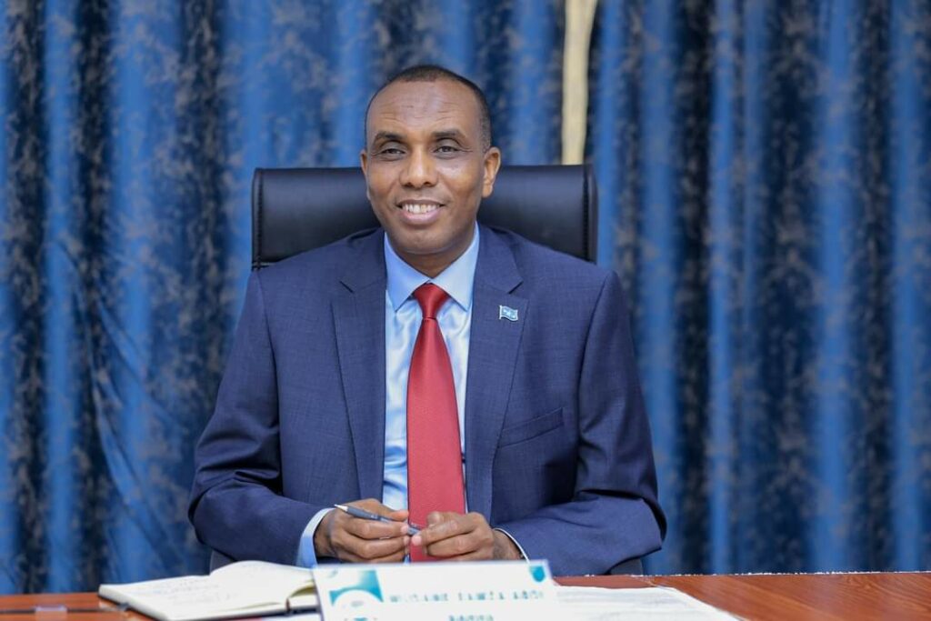 RAYSAL WASAARE XAMSE WUXUU LUMIYEY FURSAD DAHABI AH.!!