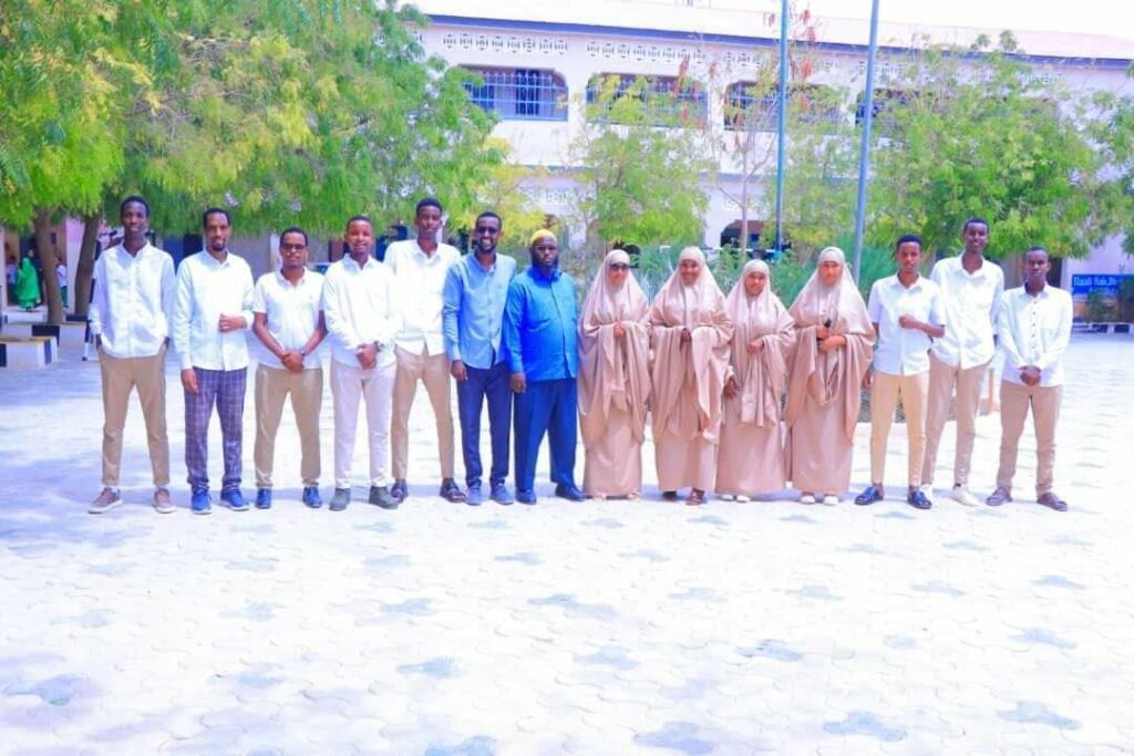 Shaqo Macallinimo oo ka banaan Dugsiga Hoose/Dhexe iyo Sare Ee Nugaal Garowe.