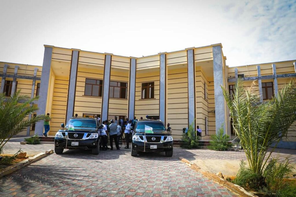 Madaxweyne Deni oo Qardho U Aaday Dhagax-dhiga Mashruuca….