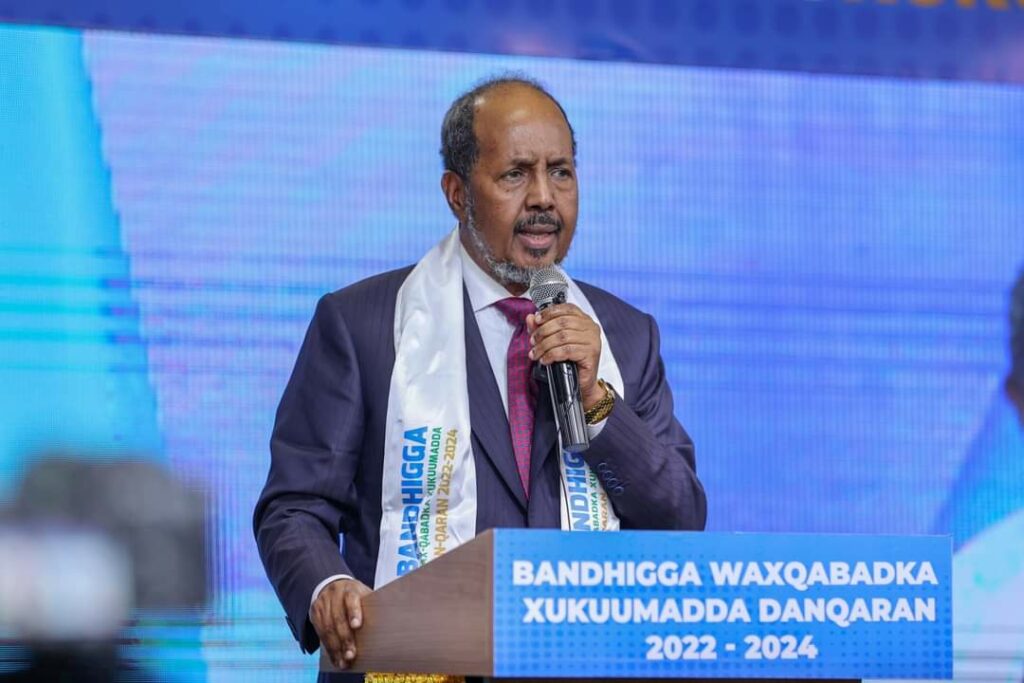 Faallo:-Shabaab oo Xasan Shiikh soo afjaray?