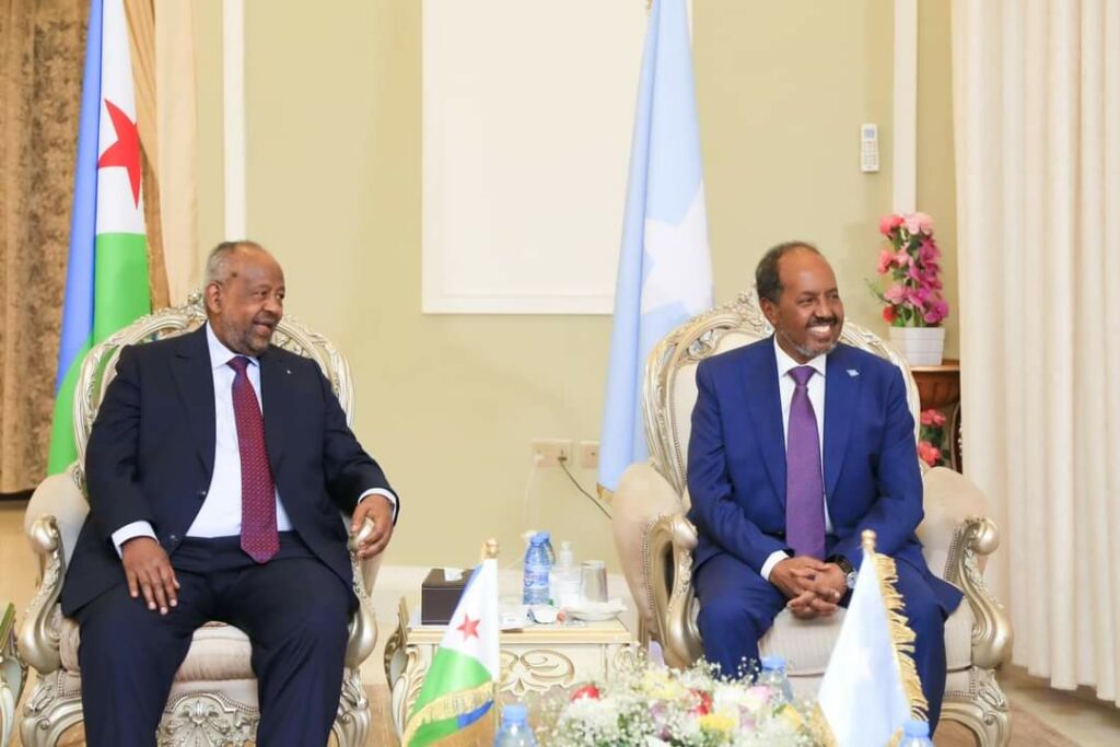 Ismaaciil Cumar iyo Xasan Shiikh oo kala shakiyay