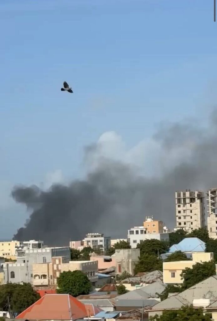 Wasaarada Difaaca Ugandha oo ka hadashay Shilka Diyaaradeed