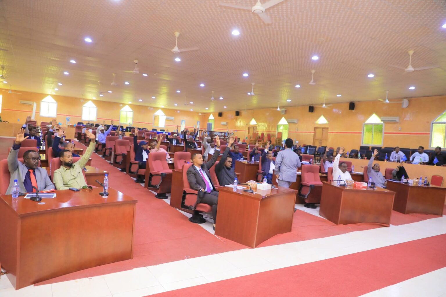 Abwaan Jibril oo laga saaray Baarlamaanka Puntland