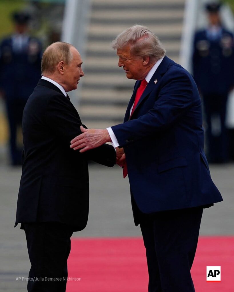 Kulankii Taariikhiga ahaa Ee Trump iyo Putin oo bilowday