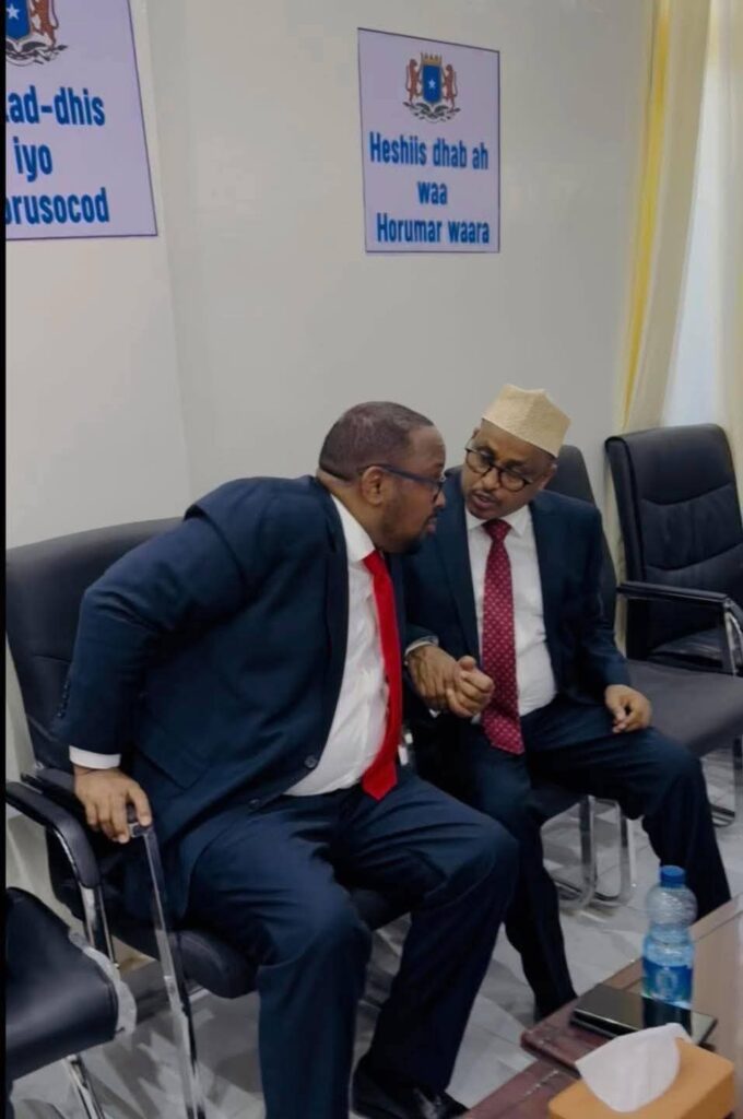 Maxay PL uga dhigan tahay waxa kasoo baxay Laascaanood?