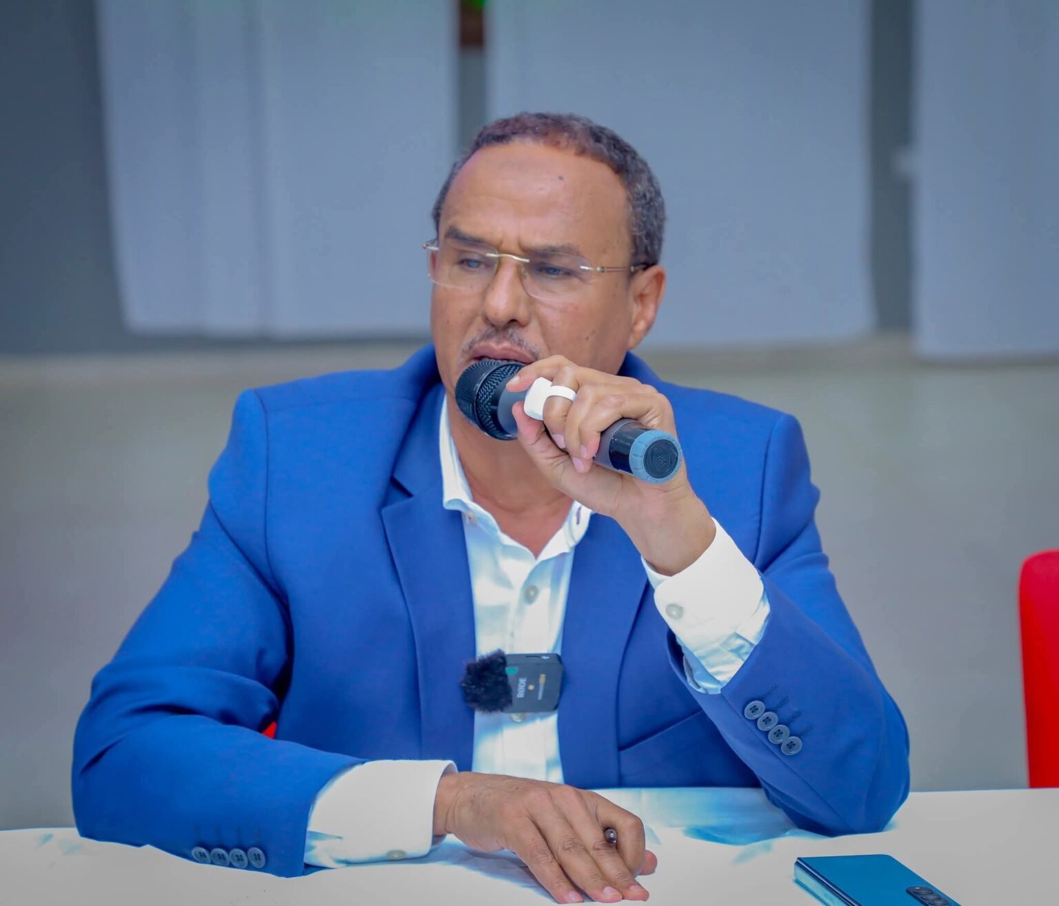 Maxay tahay sababta shaqo joojinta loogu sameeyay Wasiirkii qorshaynta PL?