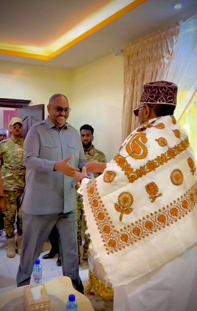 Madaxweyne Deni oo gaaray Caasimada Sanaag Ee Badhan