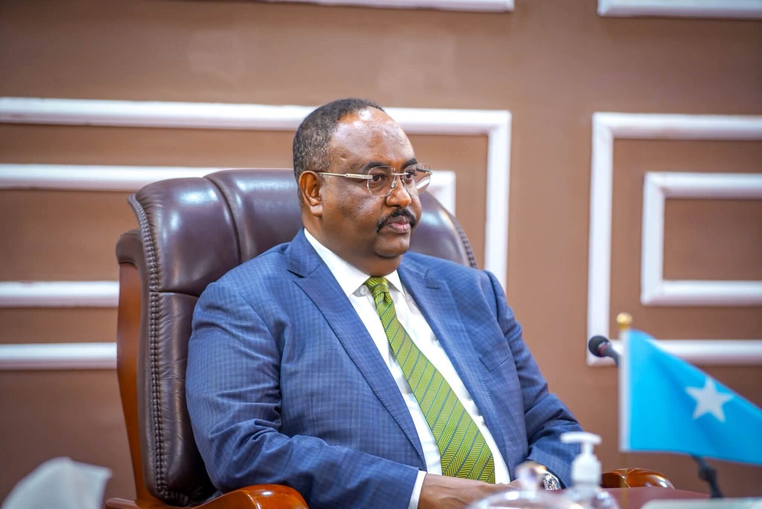 Madaxweyne Deni oo sheegay in ‘Xassan Shiikh Burcad-badeed’ ku abuuray Xeebaha Puntland