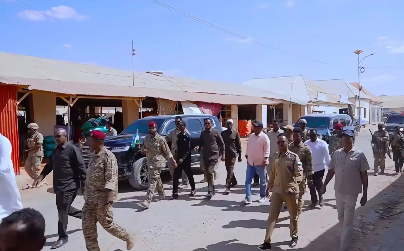 Madaxweyne Deni oo kormeeray goobaha ay ka socoto baneynta Biyo-saarka Gaalkacyo
