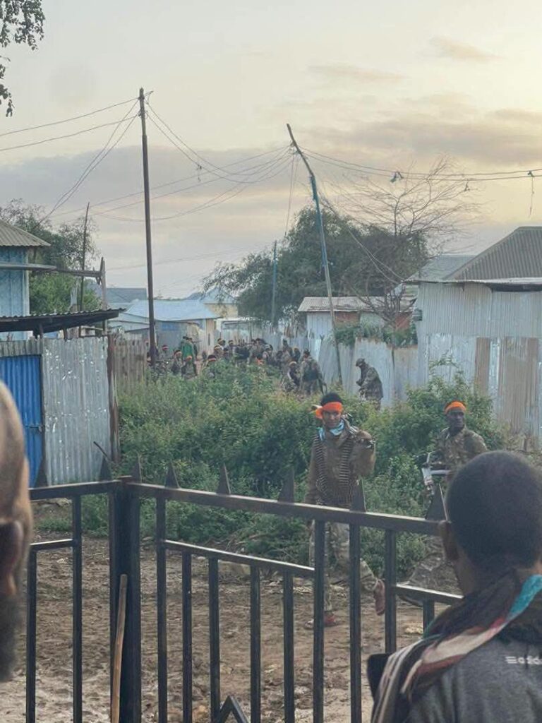 DEGDEG: Ciidanka Laftagareen oo la wareegay qeybo kamid ah Baydhabo
