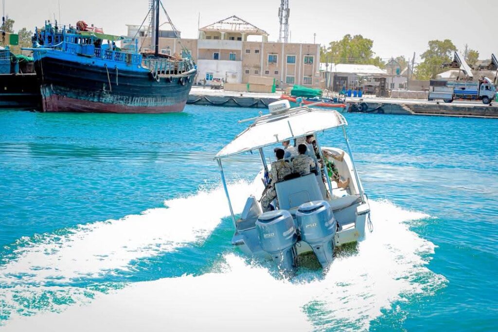 Puntland oo beegsanaysa Maraakiib iyo doonyo sharci-darro ku jooga xeebaheeda